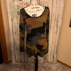 NWOT Lularoe Camo Lynnae Size Medium